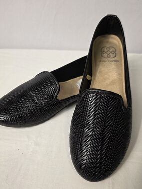 Daisy Fuentes Black Textured Slip-On Flats